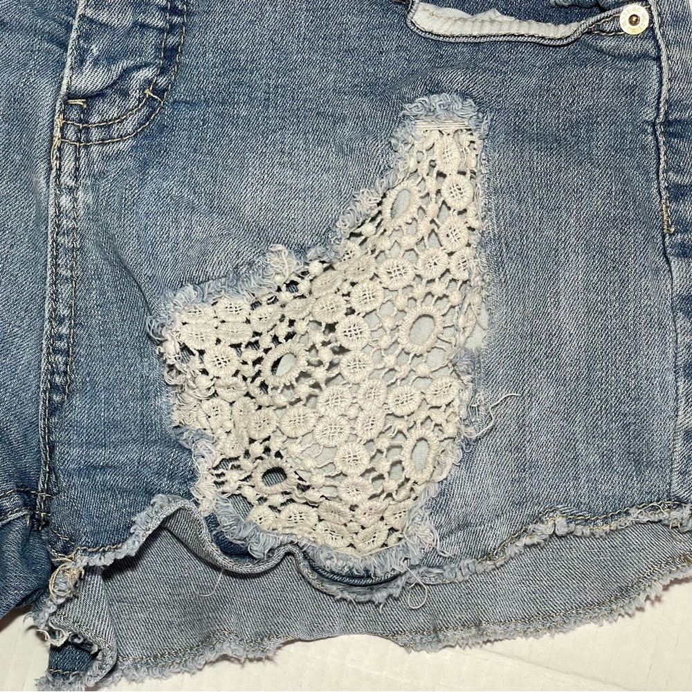 Mossimo Denim Lace Patch Women Shorts - Picture 4 of 9